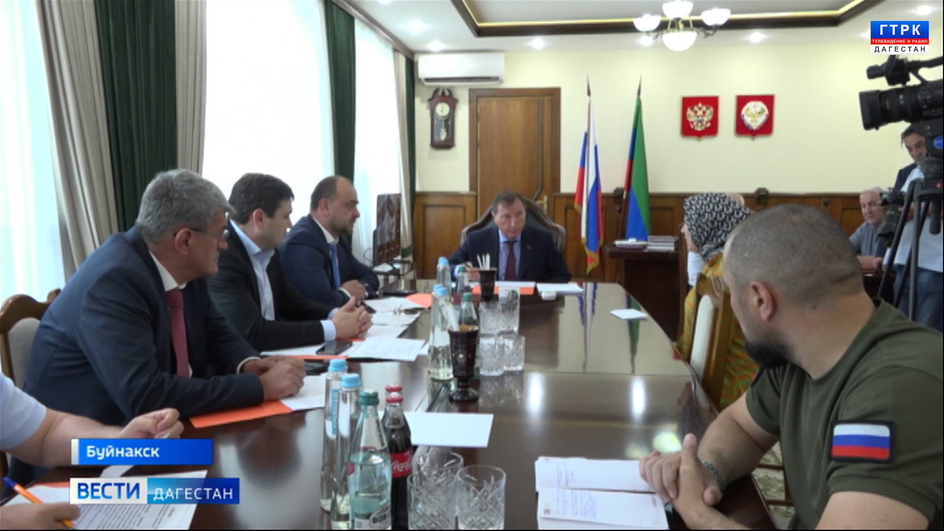 В Буйнакске Заур Аскендеров также провел прием граждан