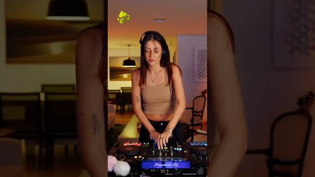 Видео WhatsApp 2025-06-01 в 15.48.24_27e7226d