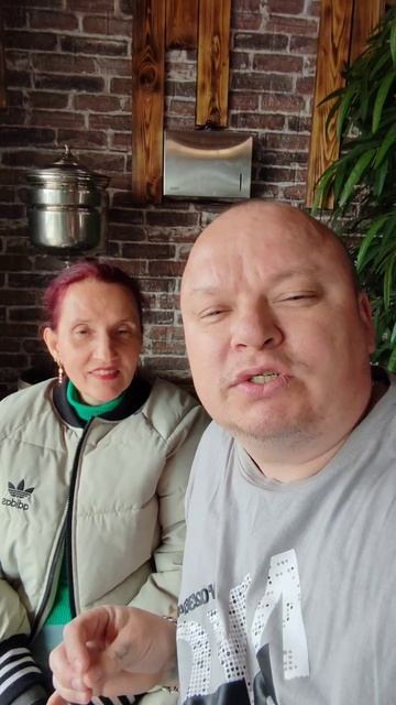 Мы в Туме в шаурмичной 👍