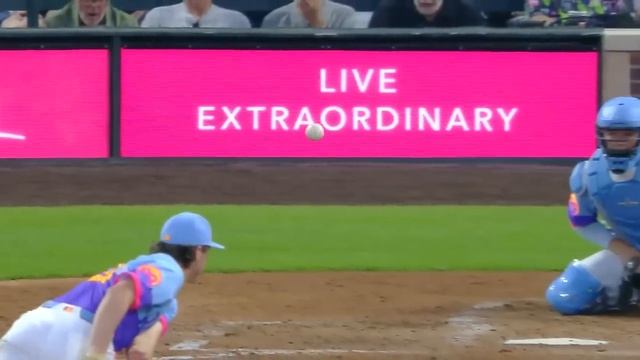 Eugenio Suárez's belts his 300th career home run apart of a 4-hit game! (2 homers!)