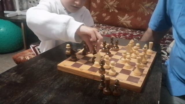 Кто выиграет Восточный Тимур VS Дедушка