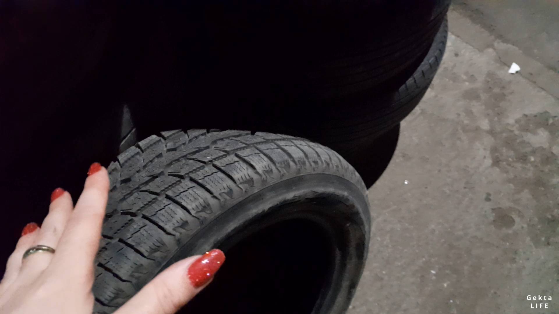 Влог: Обзор шины после снятия с авто / Купили новую