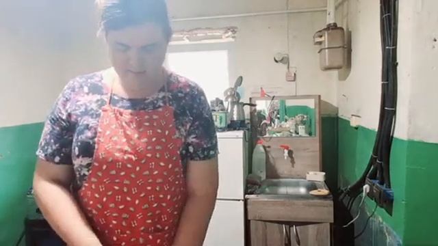Волчица. Легла отдохнуть а проснулась под обед иду готовить и кушать