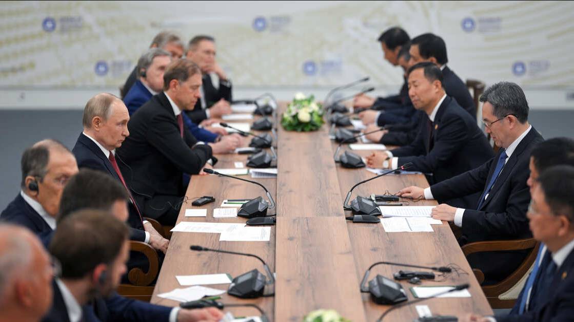Путин назвал дипломатические отношения России и КНР фактором стабильности в мире