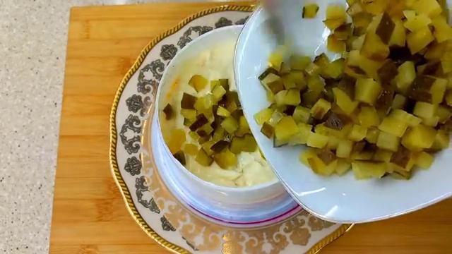 Салат 'Сытый Пан' – ваш праздник будет идеальным! Гости умоляют рецепт!