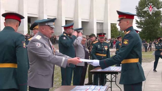 Выпуск офицеров Военного университета