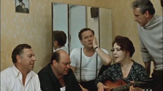 Песня «Нам нужна одна победа»  («Десятый наш десантный батальон»). Поёт Нина Ургант.