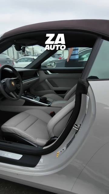 🚘 Porsche 911  Carrera 4S 

Год: 2021
Объем: 3.0 бензин 
Мощность: 450 л.с