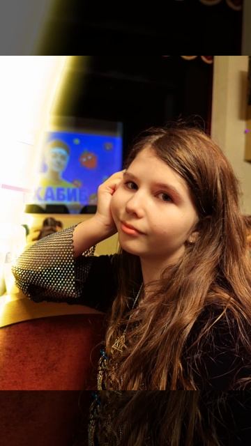 мне волосы подстригли. Если честно не привычно себя видеть с прямыми волосами