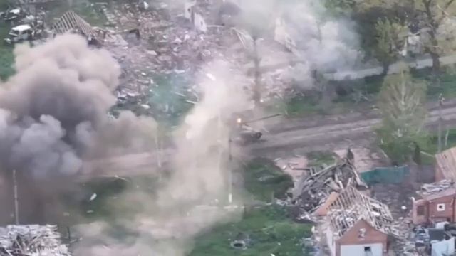 Опрометчивая попытка прорыва танка Т-72 ВСУчек закончилась полным фиаско!
