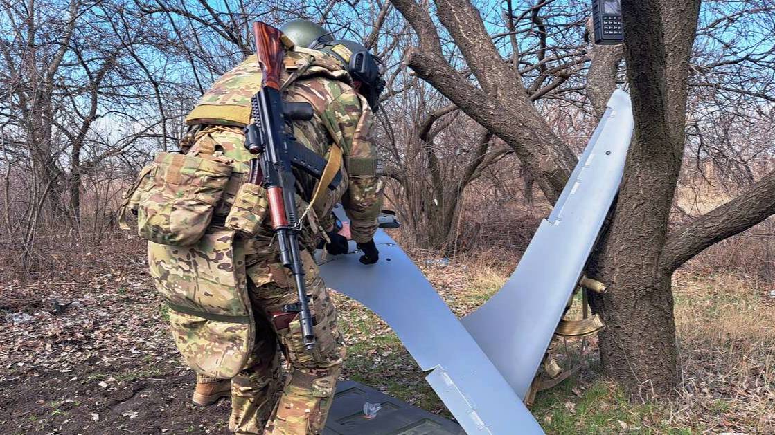 FPV-дроны группировки "Восток" уничтожили украинскую РЛС и боевиков