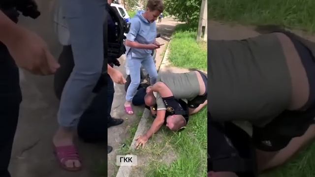Будни Украины.Незаконные действия полицаев,избиение гражданских,перцовый балончик в глаза могилизова