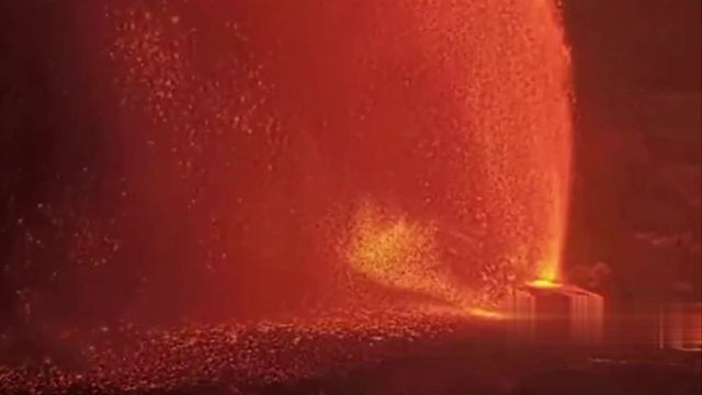 На Гавайях в 26-й раз за полгода извергается вулкан Килауэа – высота фонтанов лавы превышает 300 м