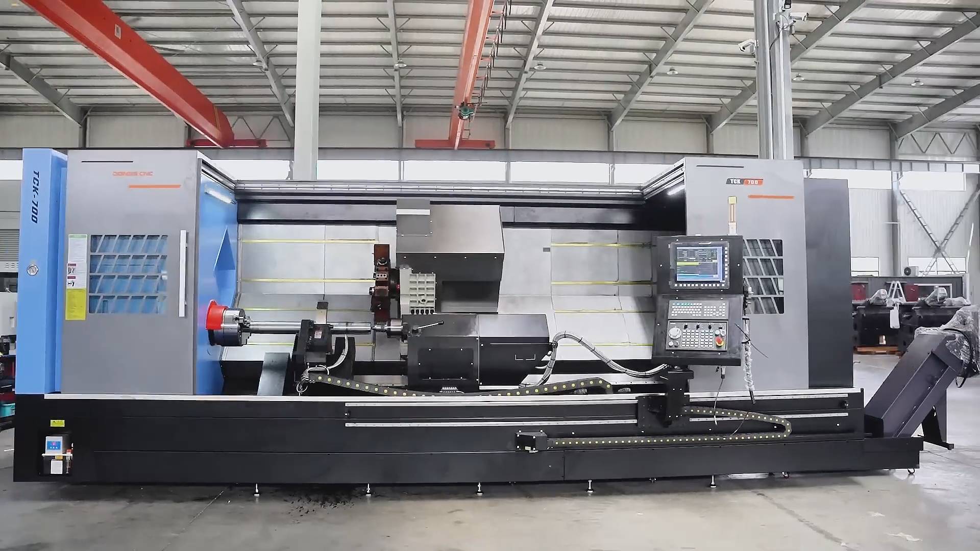 Токарный обрабатывающий центр TCK 700-3000 DONGS CNC