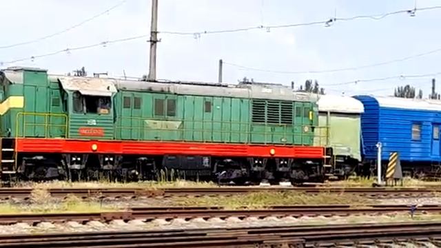 ЧМЭ3-6928 совершает маневры по станций херсон
