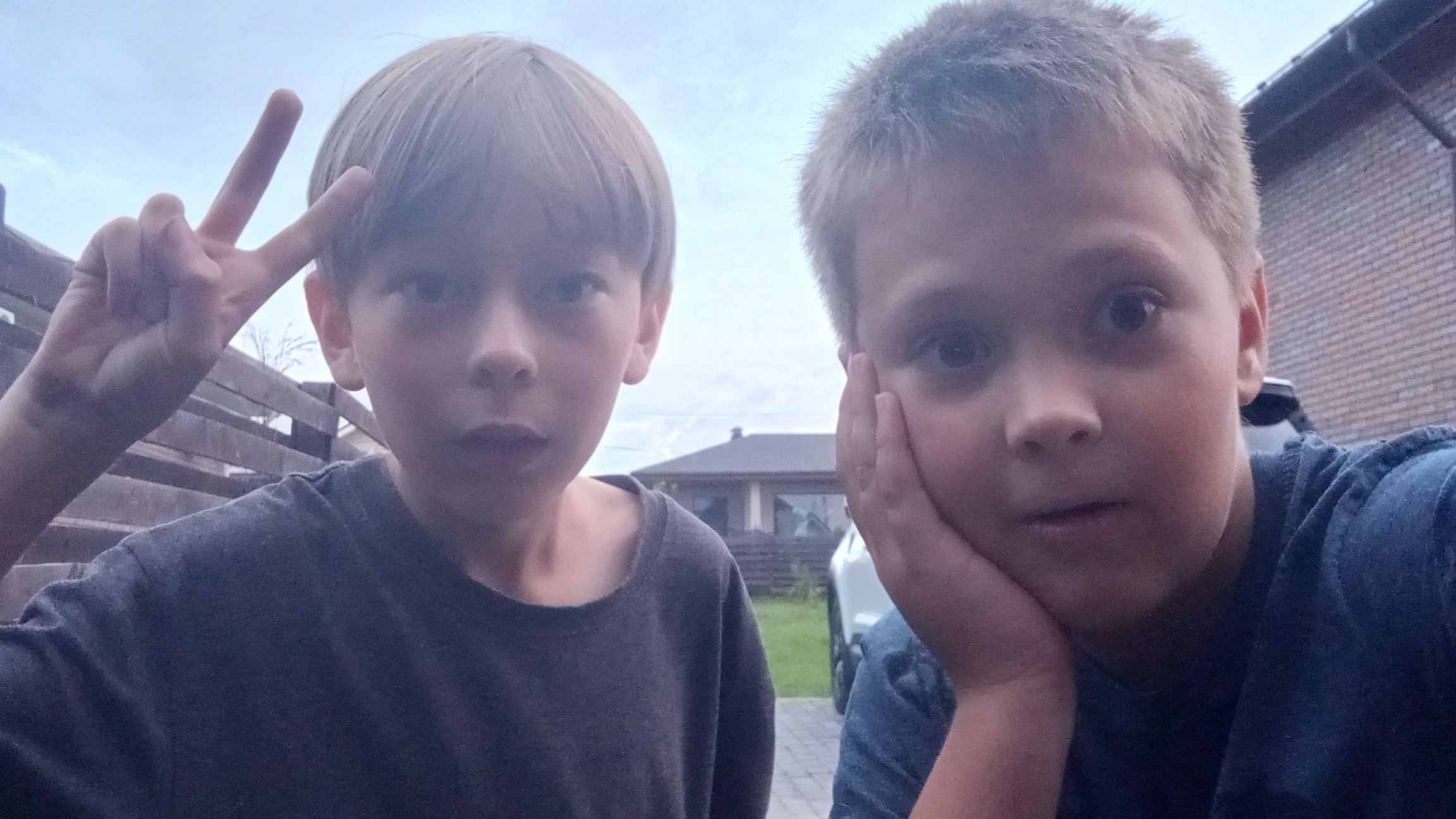 нас бросил Дима из канала