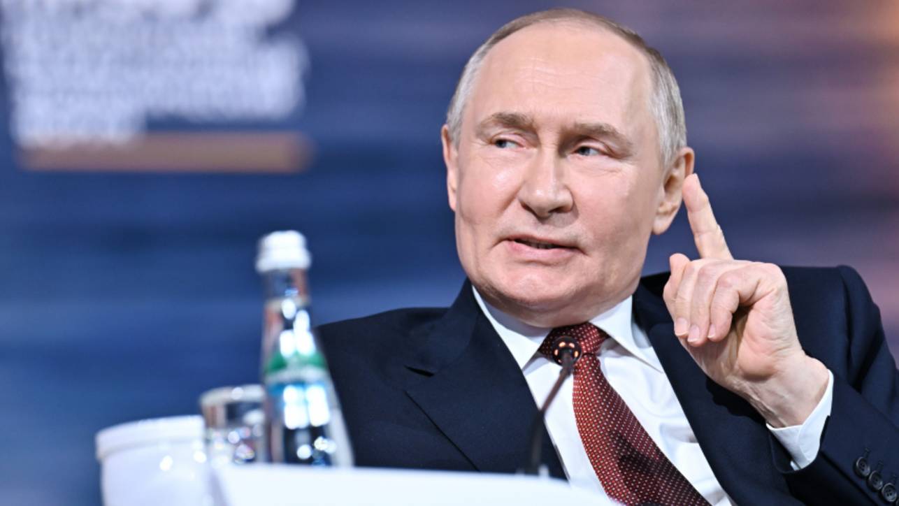 Путин: недруги постоянно ищут способы нанести РФ экономический ущерб