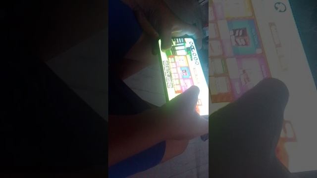 Саня играет в роблокс