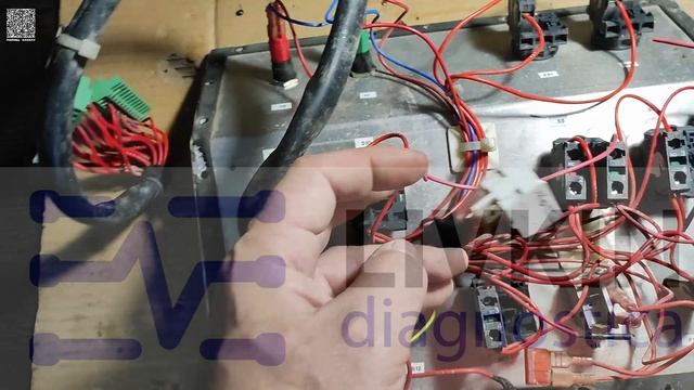 DINO 180XT. Кнопочная панель управления люльки выгорела наполовину. Румонтируем! Рисуем!