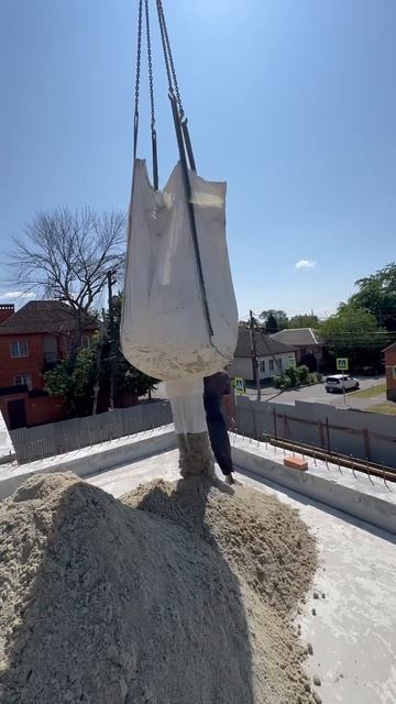 На стройплощадке Auf der Baustelle #shorts #стройка #прораб #baustelle #diy #дом  #russlanddeutsche