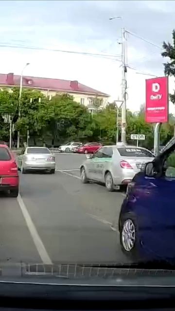 На Мазде едет как хочет