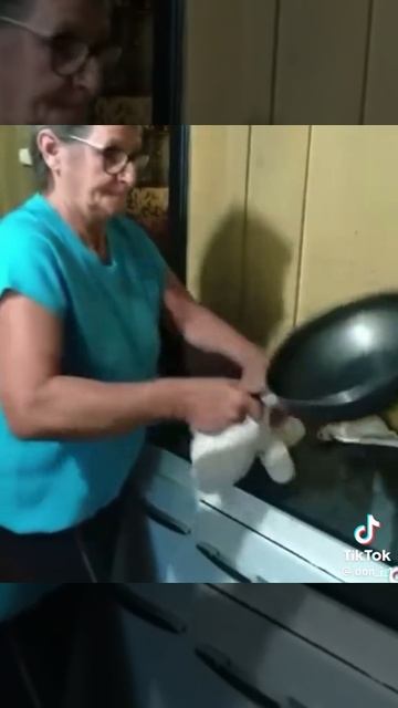 Шалунишка.

1000017947.mp4