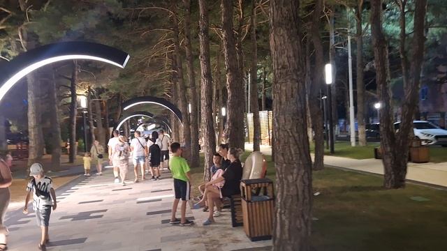 Кабардинка очень красивый сквер Корницкого Героя советского союза