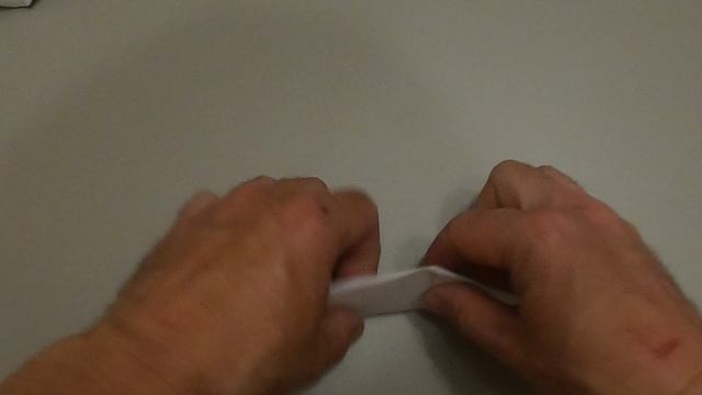 Бумажная квакушка, тетрадный лист. Делаем игрушки- развиваем моторику