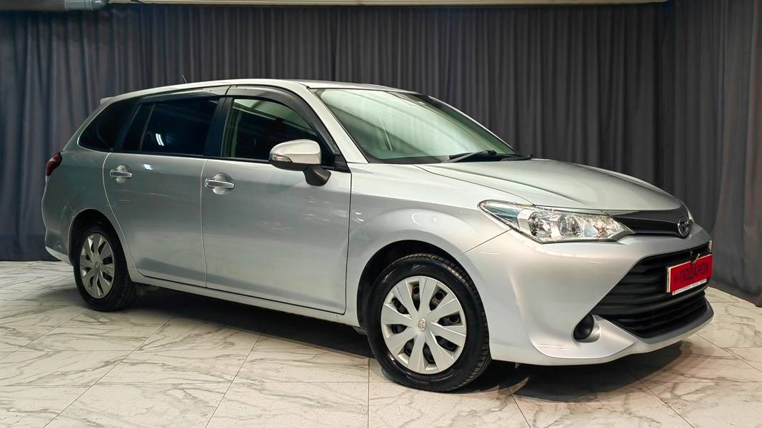 Обзор Toyota Corolla Fielder 2017 года