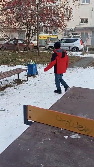 Миша-фокусник. Внезапный мяч из рукава!