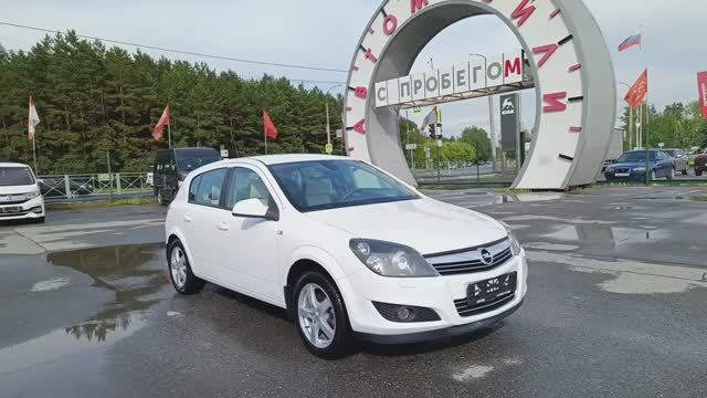 Opel Astra 1,8 л. Бензин МКПП  (140 л.с.) 2013
