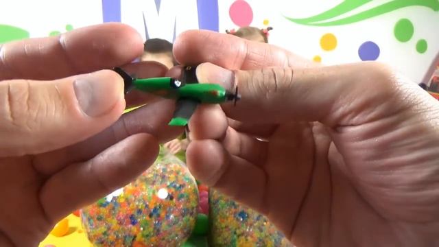 Мистер Макс • Mister Max - Игрушки в  разноцветных шариках