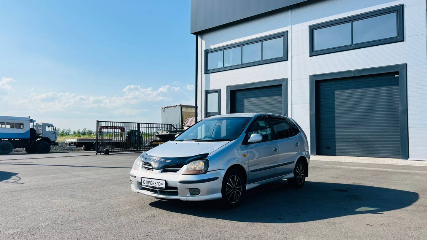 Nissan Tino, 1999 год