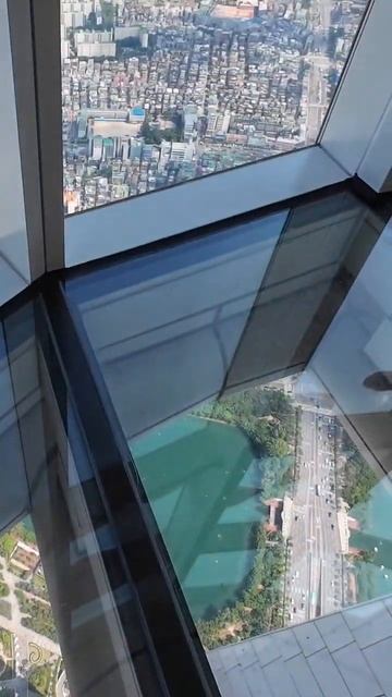 Самое высокое здание в Южной Корее - Seoul Sky, 6-ое здание по высоте в мире: 123 этажа, 555 метров