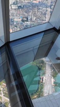 Самое высокое здание в Южной Корее - Seoul Sky, 6-ое здание по высоте в мире: 123 этажа, 555 метров