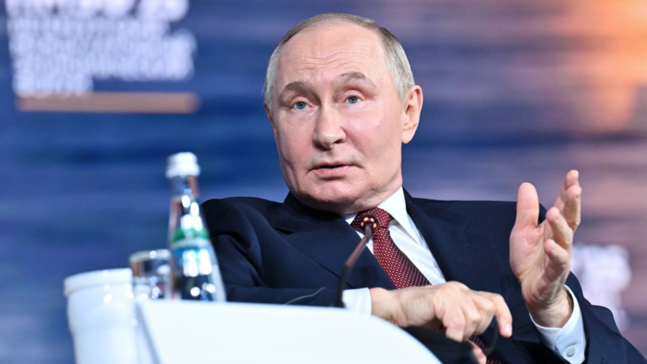 Путин: Запад пытался действовать с позиции силы на Украине