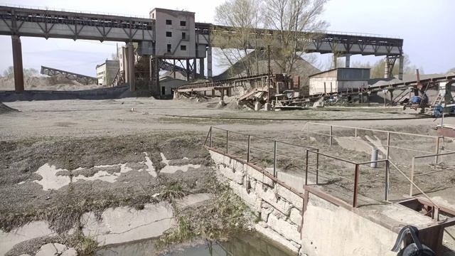 Погрузка баржи щебнем в Шульгинке. Вид с мостика теплохода - Навигация 2024 (4 мая) *без музыки*
