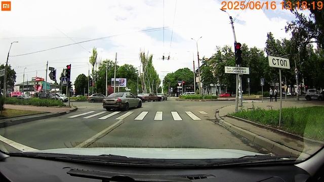 Кому красный, а кому и не очень😡😡😡