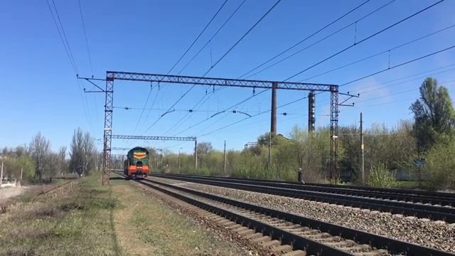 Тепловоз ЧМЭ3-2665 следует резервом