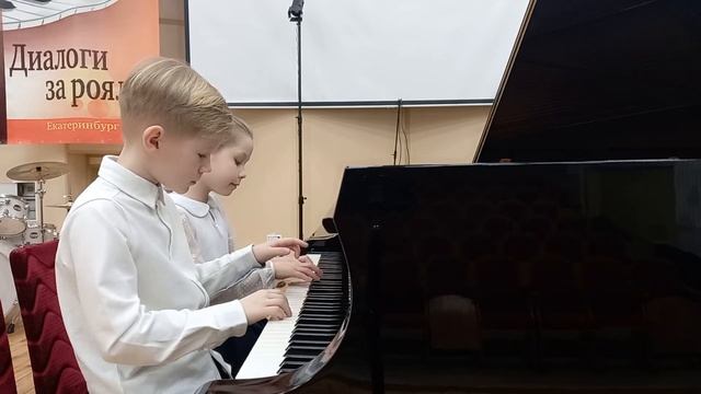 Украинская народная песня "Ой, джигуне" в обработке В. Золотарёва.