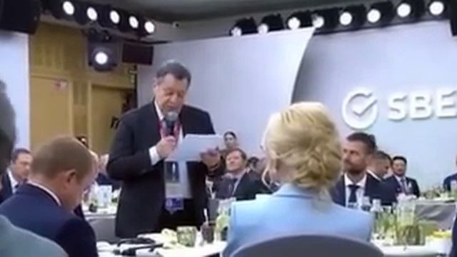 Хочется дожить до следующего завтрака Песков слушал с кривой мордой Греф пытался скрыть ужас [get-sa