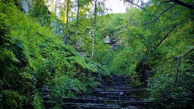 Сухие водопады и Айские притёсы