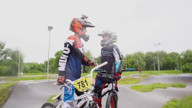 Раннее утро, дождь, BMX!