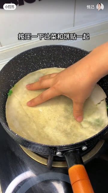 Лепешки с зеленым луком и яйцами