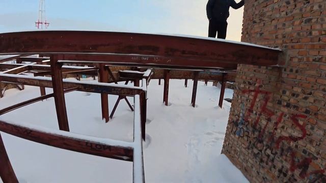 Заброшенный Хилтон: Экстремальное восхождение на крышу заброшенного отеля в Омске!