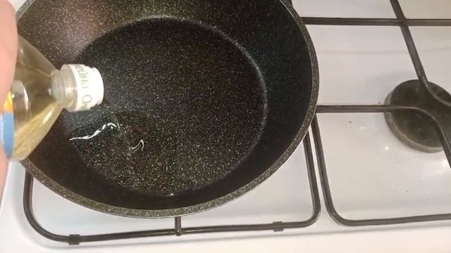 Вкусные и домашние сырники на сковороде!
Как приготовить сырники на сковороде?!