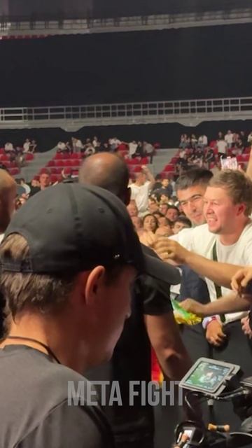 Наимов после ПОБЕДЫ над Градом на UFC в Баку ОБНЯЛ ТАДЖИКСКИХ фанатов