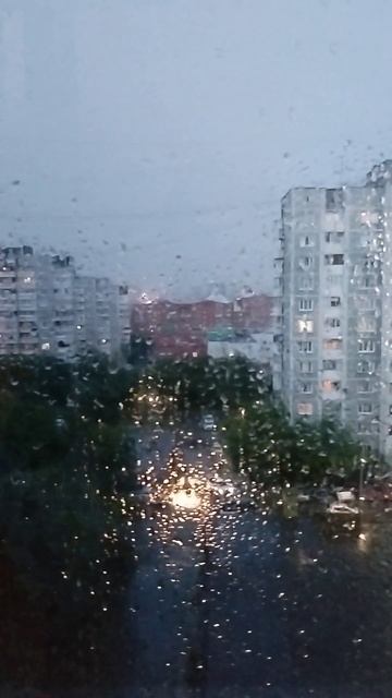 Дождь за окном - красиво 😍☔
