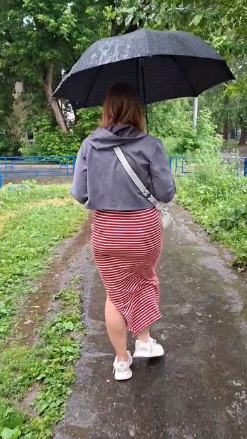Девушка по городу