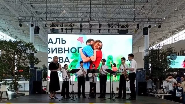 Ян Хеллоувэй «Танго»
Ансамбль KLARIUS